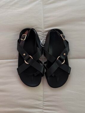 Old Navy Black Crisscross Buckle Sandals